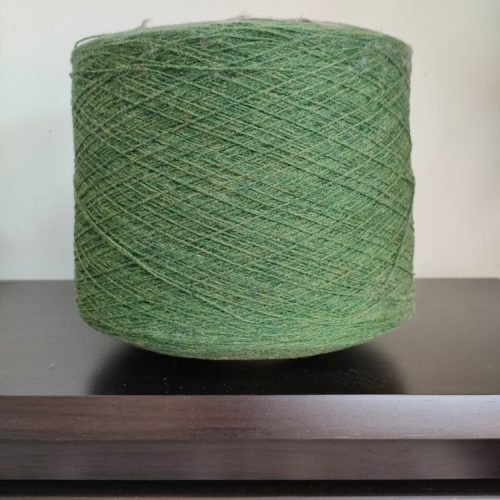 'Puzzlewood' green merino wool weaving yarn
